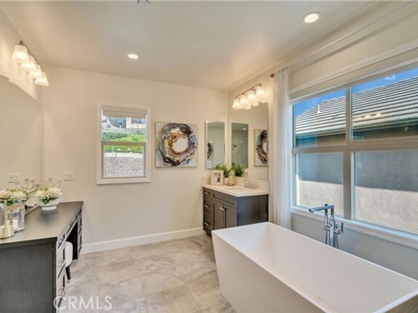 5437 Heritage Oak Drive, Lake Forest (el Toro) CA 92679