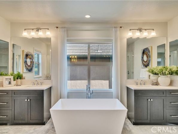 5437 Heritage Oak Drive, Lake Forest (el Toro) CA 92679