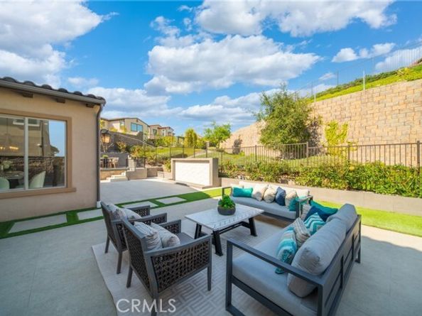 5437 Heritage Oak Drive, Lake Forest (el Toro) CA 92679