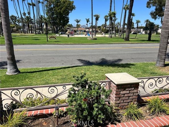 920 11th, Huntington Beach CA 92648