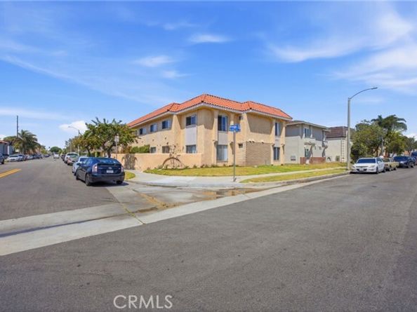 1501 Huntington Street, Huntington Beach CA 92648