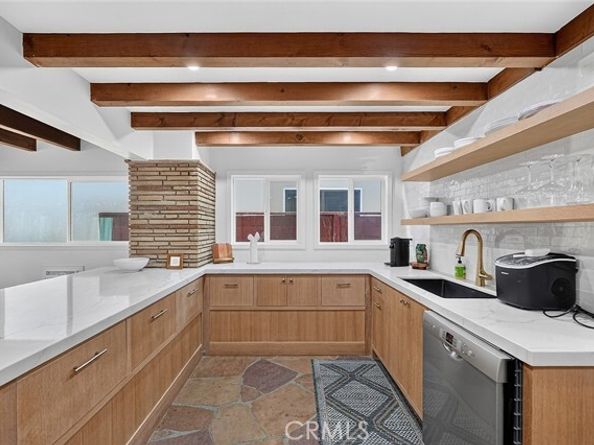 65 61st, Long Beach CA 90803