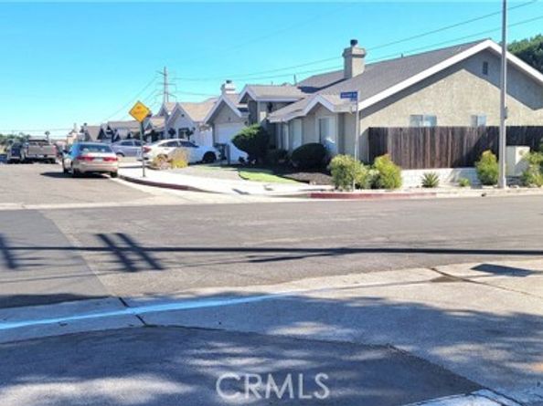 11529 Hunnewell Avenue, Sylmar (los Angeles) CA 91342