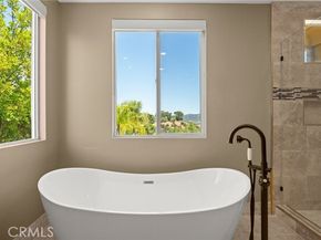 3302 Van Allen Place, Topanga (los Angeles) CA 90290