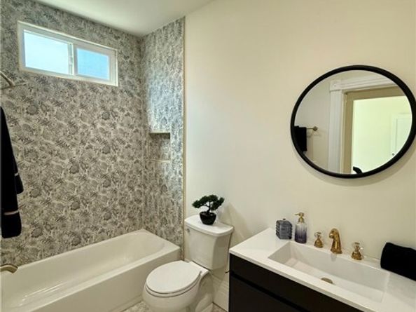 490 Solano Avenue, Los Angeles CA 90012
