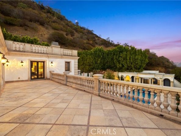 1714 Stone Canyon Road, Los Angeles CA 90077
