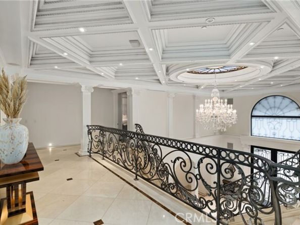 1714 Stone Canyon Road, Los Angeles CA 90077