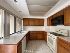 17 Rock Cliff Place, Pomona CA 91766