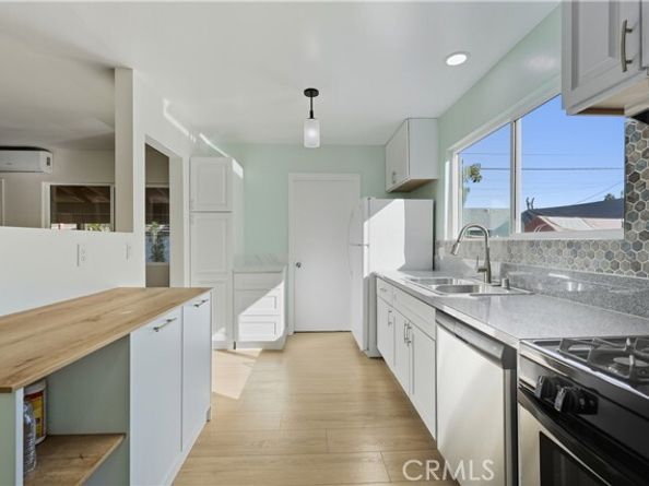 9106 Lev Avenue, Arleta (los Angeles) CA 91331