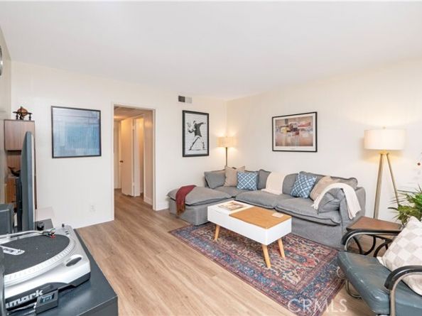 6160 Whitsett Avenue 4, North Hollywood (los Angeles) CA 91606