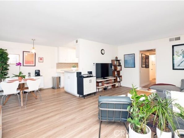 6160 Whitsett Avenue 4, North Hollywood (los Angeles) CA 91606