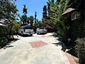 638 W Century Boulevard, Los Angeles CA 90044