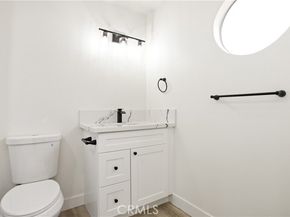 8744 Burnet Avenue 14, North Hills (los Angeles) CA 91343