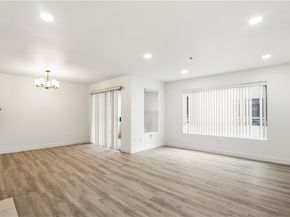 8744 Burnet Avenue 14, North Hills (los Angeles) CA 91343