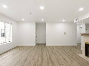 8744 Burnet Avenue 14, North Hills (los Angeles) CA 91343
