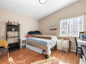 9001 Owensmouth 28, Canoga Park (los Angeles) CA 91304