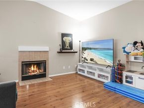 9001 Owensmouth 28, Canoga Park (los Angeles) CA 91304