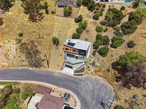 8504 Outland View, Sun Valley (los Angeles) CA 91352
