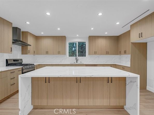 8369 Vine Valley Drive, Sun Valley (los Angeles) CA 91352