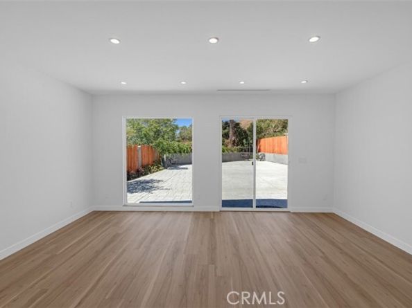 8369 Vine Valley Drive, Sun Valley (los Angeles) CA 91352