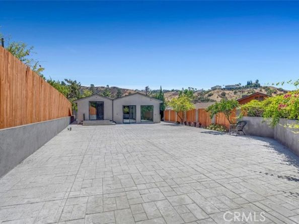 8369 Vine Valley Drive, Sun Valley (los Angeles) CA 91352