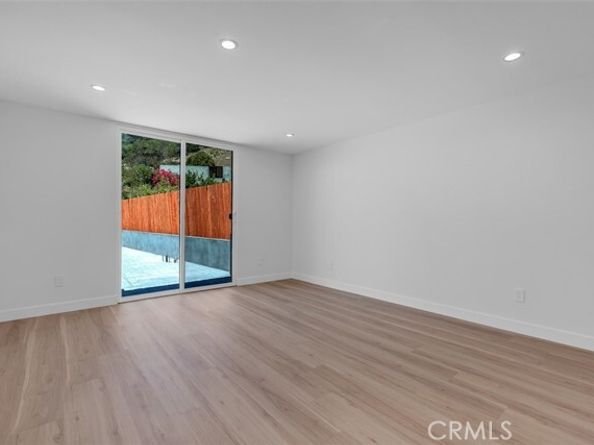 8369 Vine Valley Drive, Sun Valley (los Angeles) CA 91352