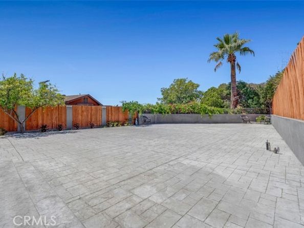 8369 Vine Valley Drive, Sun Valley (los Angeles) CA 91352