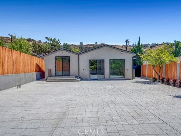 8369 Vine Valley Drive, Sun Valley (los Angeles) CA 91352