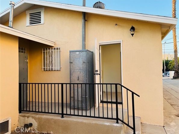 4920 W Fountain Avenue, Los Angeles CA 90029