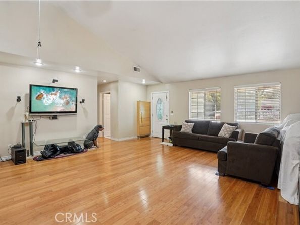 5810 Denny Avenue, North Hollywood (los Angeles) CA 91601