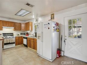 5810 Denny Avenue, North Hollywood (los Angeles) CA 91601