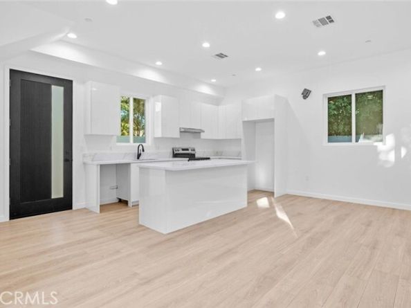 6842 Cedros Avenue, Van Nuys (los Angeles) CA 91405