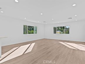 6842 Cedros Avenue, Van Nuys (los Angeles) CA 91405