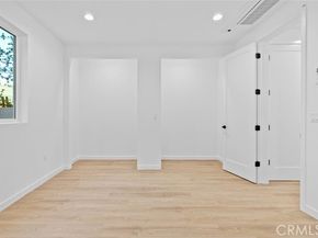 6842 Cedros Avenue, Van Nuys (los Angeles) CA 91405