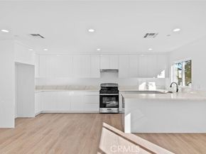 6842 Cedros Avenue, Van Nuys (los Angeles) CA 91405