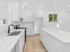 6842 Cedros Avenue, Van Nuys (los Angeles) CA 91405