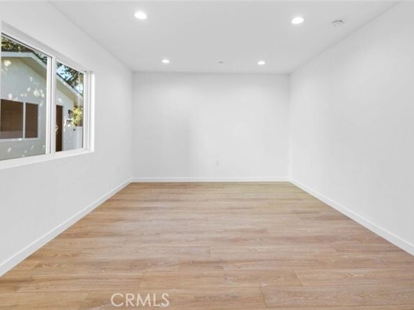 6842 Cedros Avenue, Van Nuys (los Angeles) CA 91405