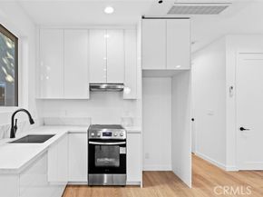 6842 Cedros Avenue, Van Nuys (los Angeles) CA 91405