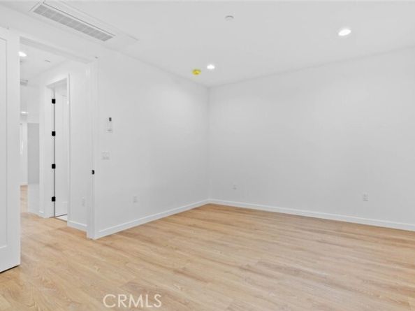 6842 Cedros Avenue, Van Nuys (los Angeles) CA 91405