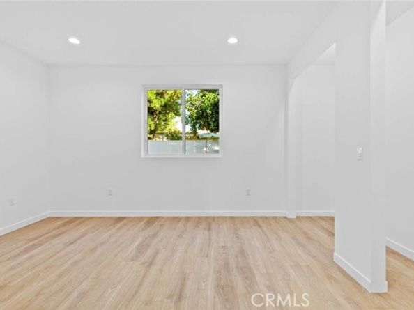 6842 Cedros Avenue, Van Nuys (los Angeles) CA 91405