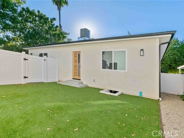 6842 Cedros Avenue, Van Nuys (los Angeles) CA 91405
