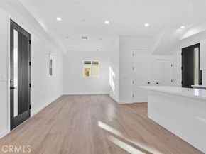 6842 Cedros Avenue, Van Nuys (los Angeles) CA 91405