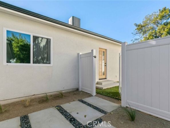 6842 Cedros Avenue, Van Nuys (los Angeles) CA 91405