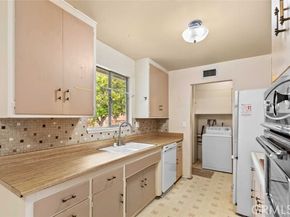 9825 Tujunga Canyon Place, Tujunga (los Angeles) CA 91042