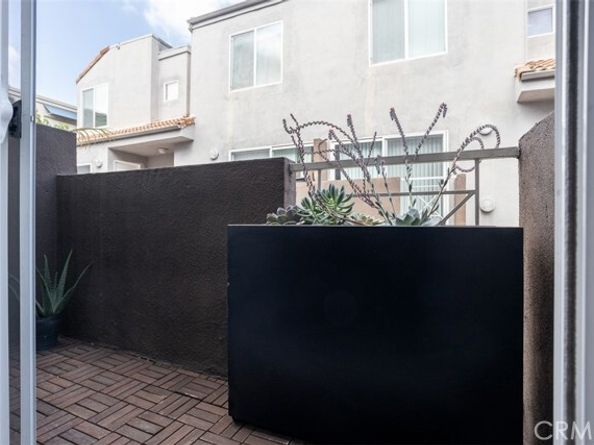 355 N Maple Street 209, Burbank CA 91505