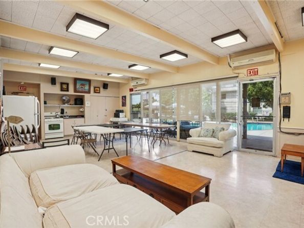 11813 Runnymede Street 27, North Hollywood (los Angeles) CA 91605
