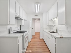11813 Runnymede Street 27, North Hollywood (los Angeles) CA 91605