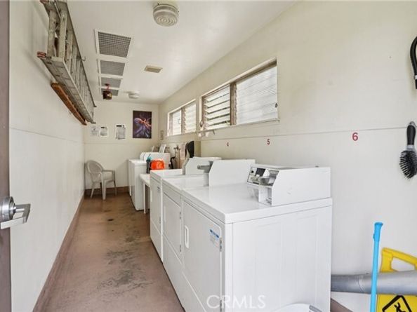 11813 Runnymede Street 27, North Hollywood (los Angeles) CA 91605