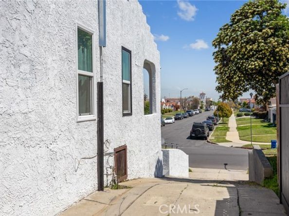 7037 Cimarron Street, Los Angeles CA 90047