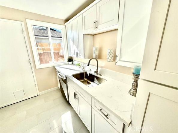 8836 Tyrone, Panorama City (los Angeles) CA 91402